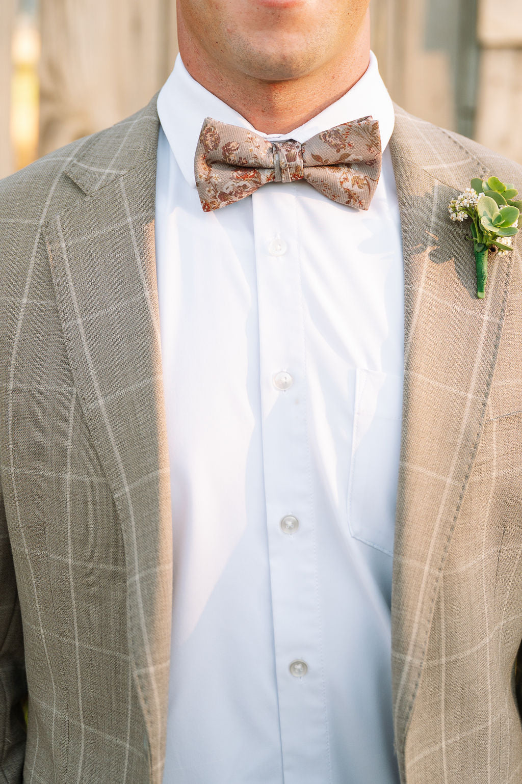 Briar Rose - Men's Pre-tied Bow Tie