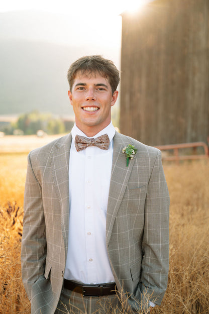 Briar Rose - Men's Pre-tied Bow Tie