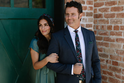 Dashing Floral Mens Tie