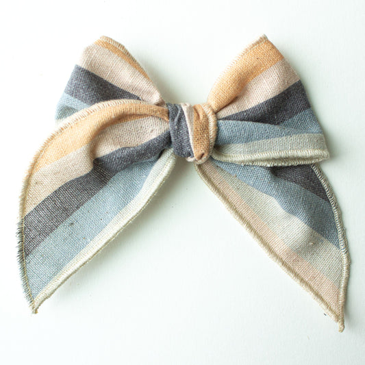 Sandy Darling Hair Bow