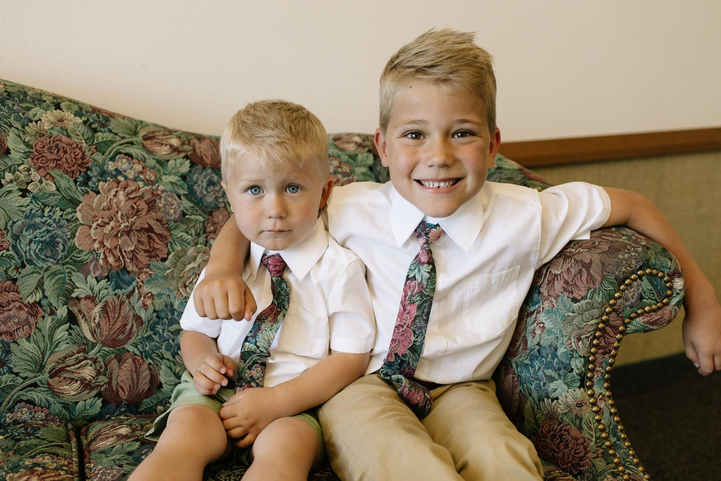 Foyer Floral Boys Tie